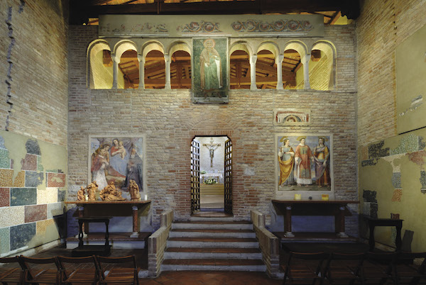 Il Cenobio di San Vittore - interno, Bologna foto di Giampaolo Zaniboni tratta dal lbro "Le Chiese di Bologna" Edizioni L'inchiostro Blu